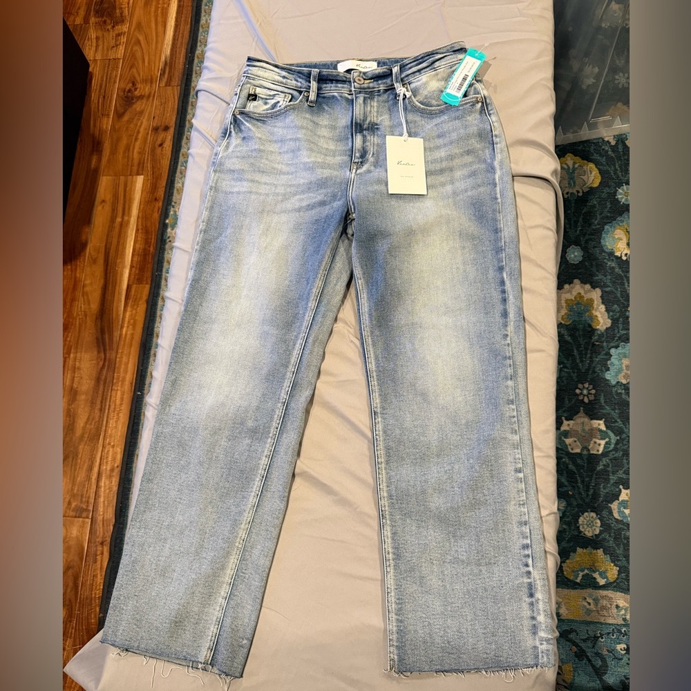 NWT Kancan High Rise Crop Straight Jeans Light Wash Raw Hem Size 6